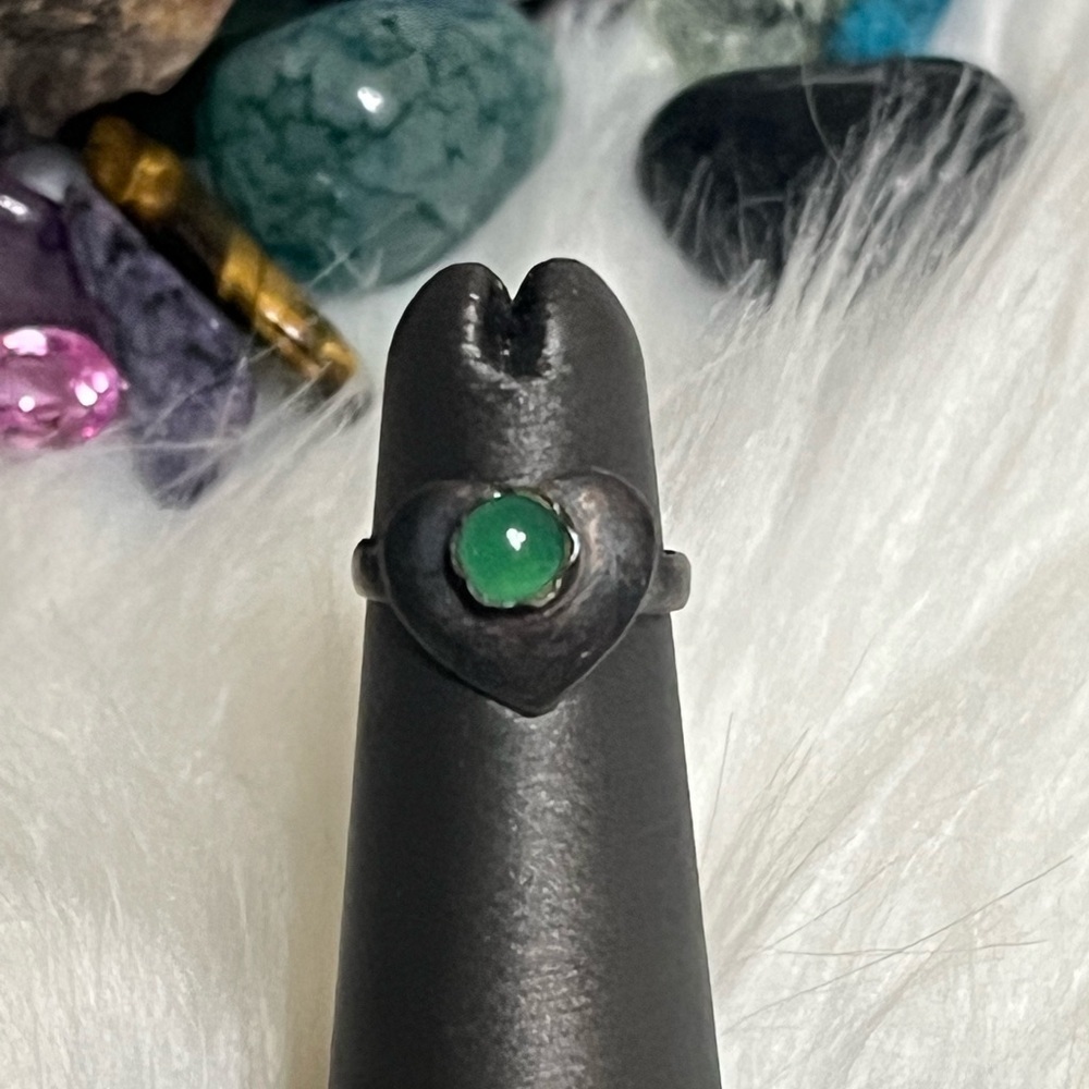 Vintage Sterling Green Stone Tiny Heart Ring